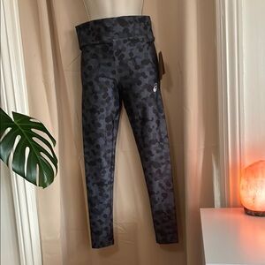 Black and gray ASICS Leggings with Elastic Waistband size small